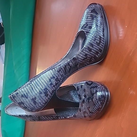 Nine West Nude Leopard Black Patent pumps size 8 - Picture 2 of 8